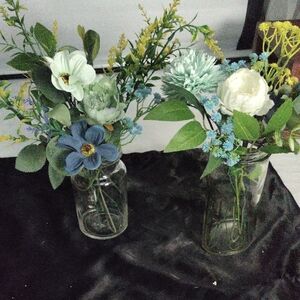 Elegant Floral Arrangement in Glass Vase